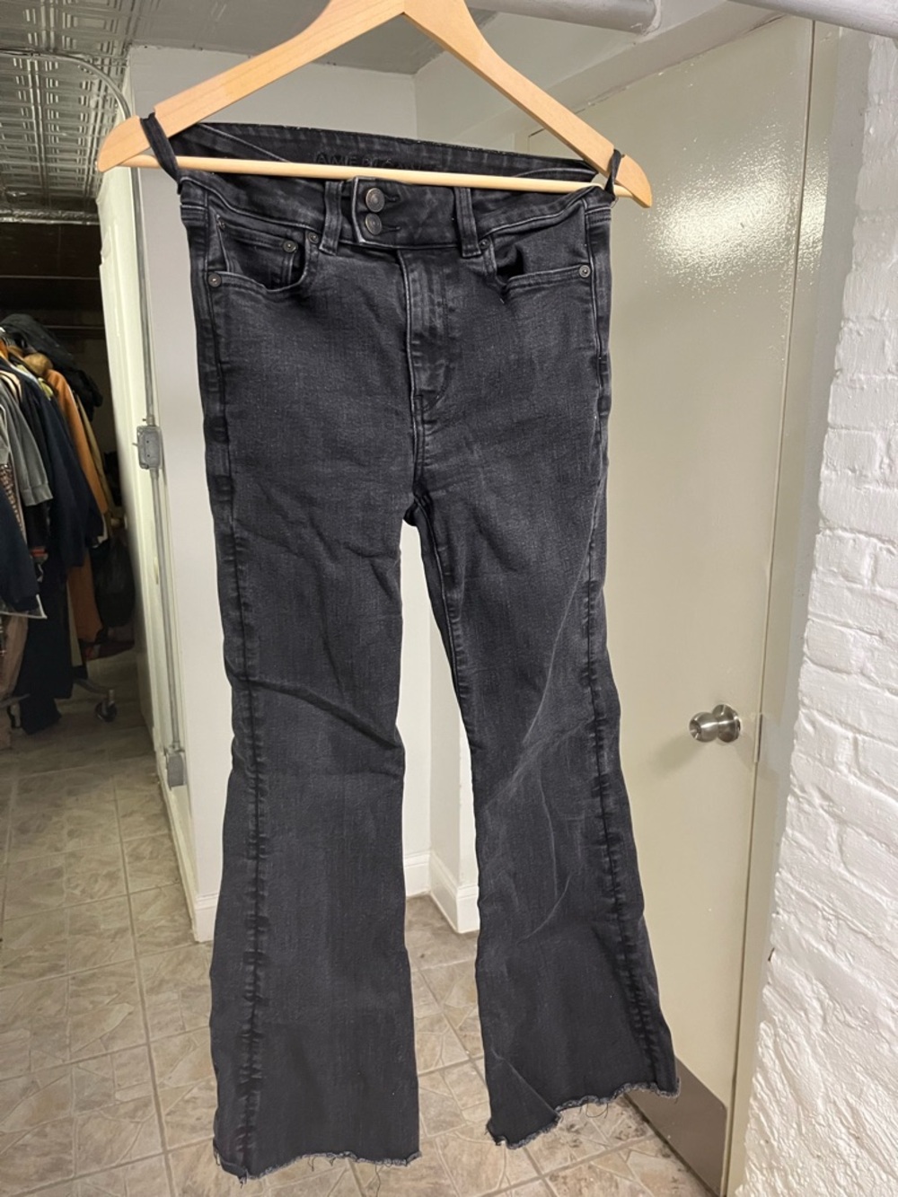 American Eagle Women’s Black Flared Jeans - US 0